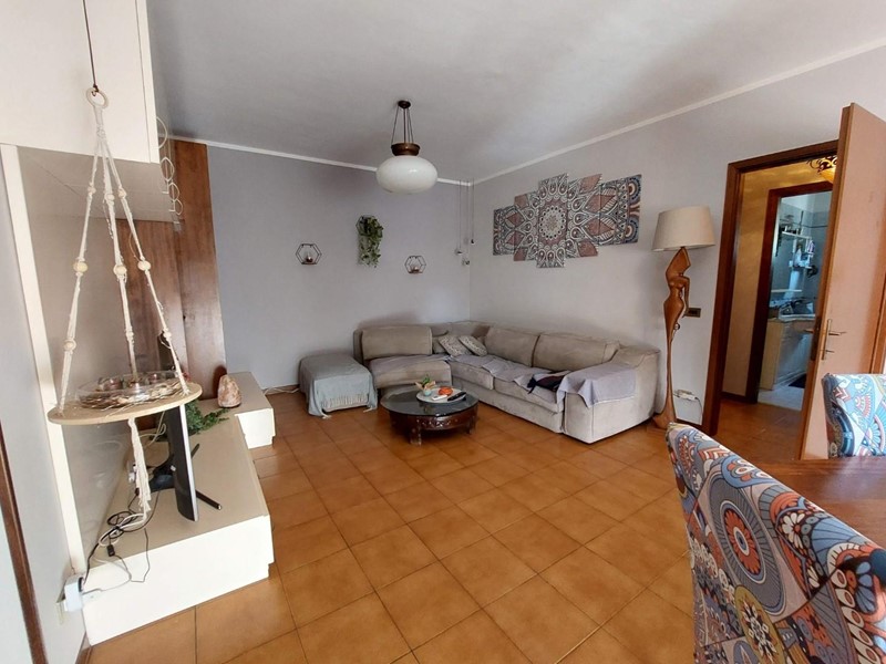 Quadrilocale in Vendita a Cascina, zona San Lorenzo Alle Corti, 205'000€, 73 m², arredato, con Box