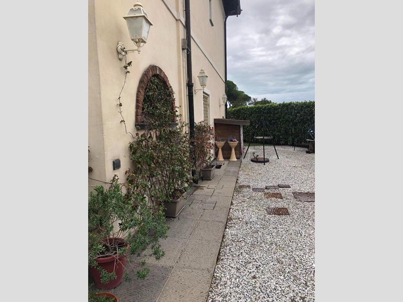 Villa in Vendita a San Giuliano Terme, zona Ghezzano, 780'000€, 271 m²