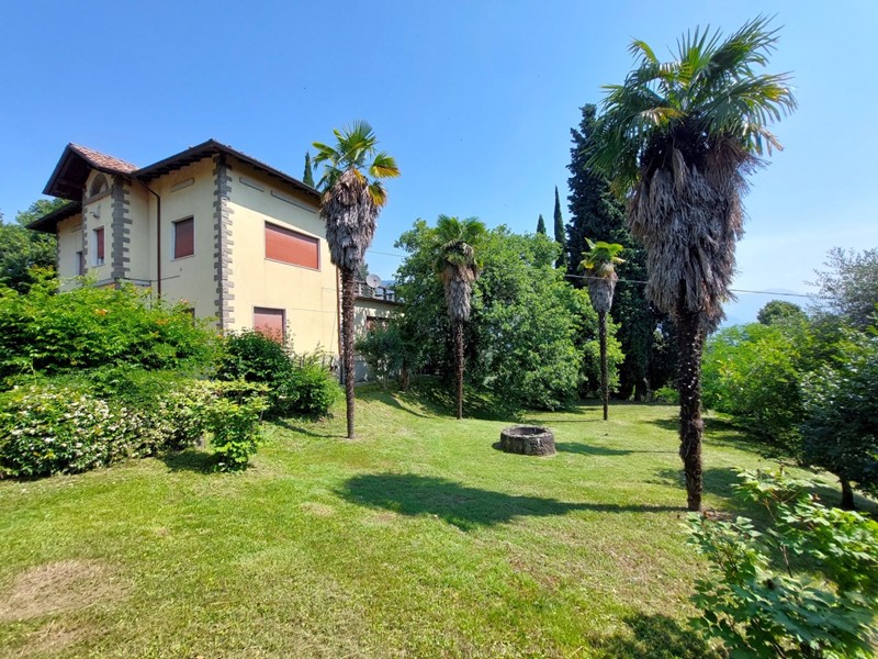 Casa Indipendente in Vendita a Iseo, zona Clusane, 1'200'000€, 560 m²