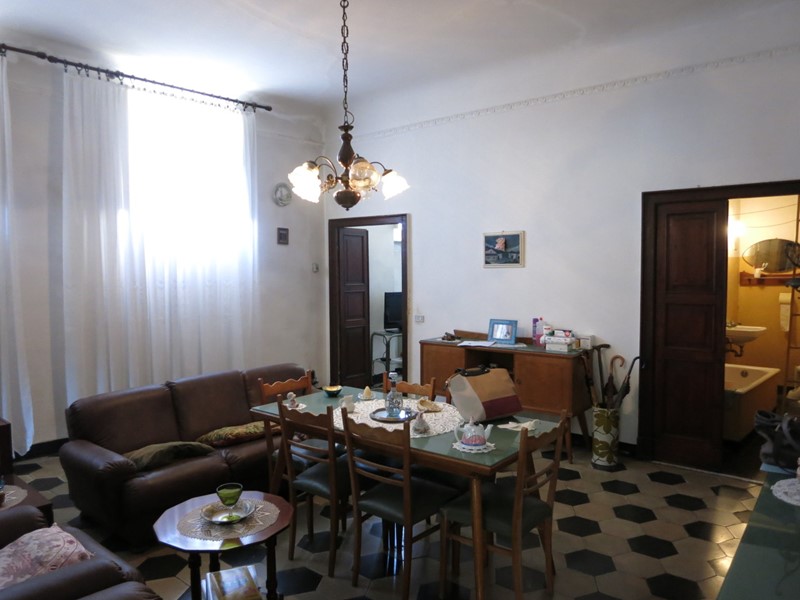 Appartamento in Vendita a Sarzana, 250'000€, 98 m²