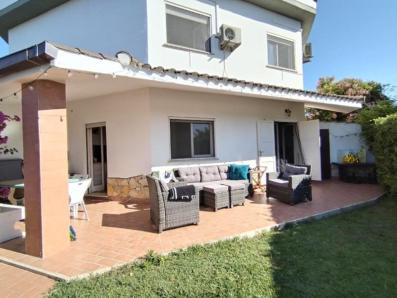 Villetta a schiera in Affitto a Tarquinia, zona Marina Velca Voltunna, 1'600€, 90 m², arredato
