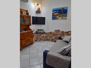 Monolocale in Affitto a La Maddalena, zona Mare, 45 m², arredato