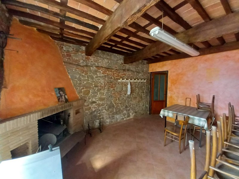 Casa Indipendente in Vendita a Capannori, zona Segromigno In Piano, 130'000€, 130 m²
