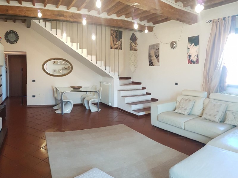 Quadrilocale in Vendita a Cascina, zona Visignano, 209'000€, 144 m², con Box