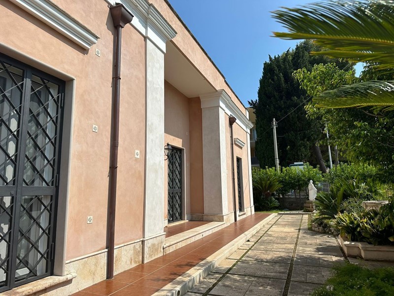 Villa in Vendita a Taranto, 307 m²