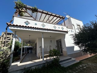 Appartamento in Vendita a Guidonia Montecelio, zona Guidonia, 359'000€, 230 m²