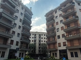 Quadrilocale in Vendita a Busto Arsizio, zona frati, 225'000€, 145 m²