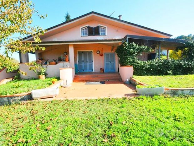 Casa Semi Indipendente in Affitto a Vezzano Ligure, zona vezzano ligure, 1'000€, arredato