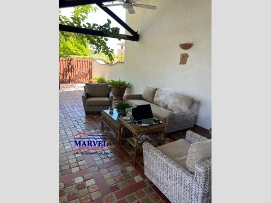 Villa bifamiliare in Vendita a Tarquinia, zona Marina Velca Voltunna, 400'000€, 150 m²