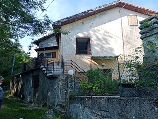 Casa Semi Indipendente in Vendita a Fivizzano, zona Bottignana Piastorla, 48'000€, 80 m², arredato