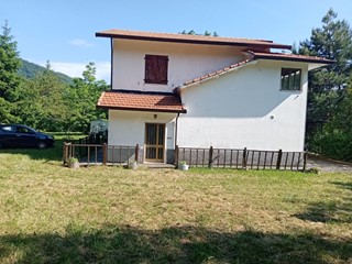 Villa in Vendita a Fivizzano, zona Bottignana Piastorla, 300'000€, 250 m², arredato