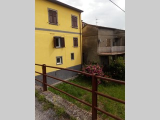 Villa in Vendita a Tresana, zona Meredo, 120'000€, 100 m², arredato