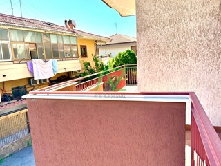 Trilocale in Vendita a Riposto, zona Centro, 83'000€, 92 m², con Box