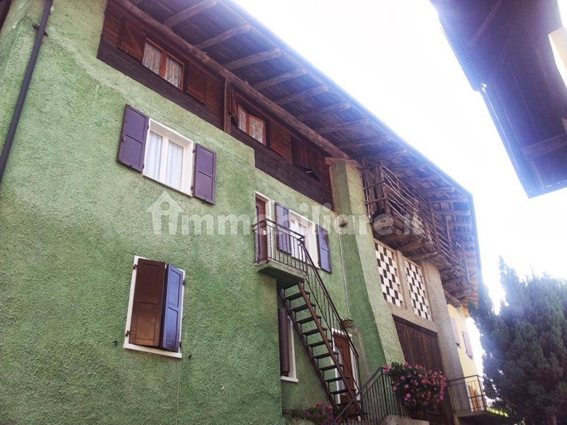 Quadrilocale in Vendita a Bleggio Superiore, zona frazione cares, 40'000€, 75 m², arredato