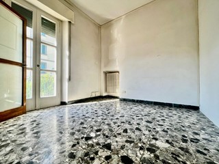 Ufficio in Affitto a Pontedera, 1'200€, 160 m²