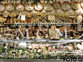 Attività commerciale in Vendita a Santa Maria a Monte, 80'000€, 80 m²