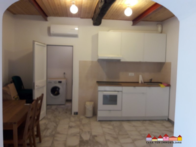Bilocale in Vendita a Carrara, 75'000€, 45 m²