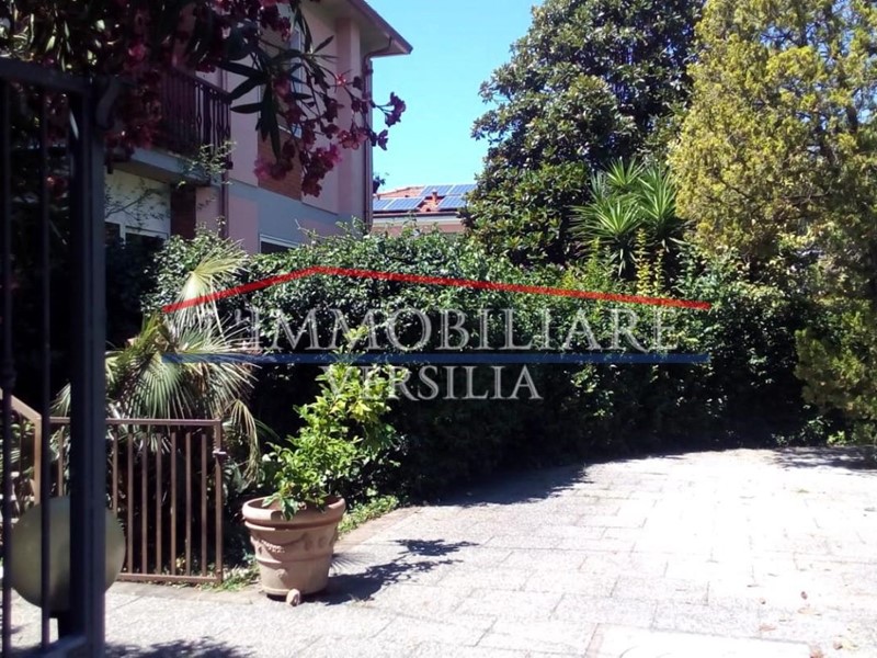 Villa bifamiliare in Vendita a Massa, 336'000€, 100 m²