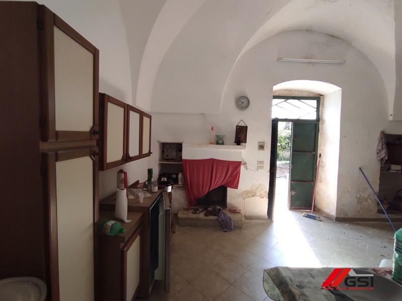 Casale in Vendita a Carovigno, 60'000€, 29 m²