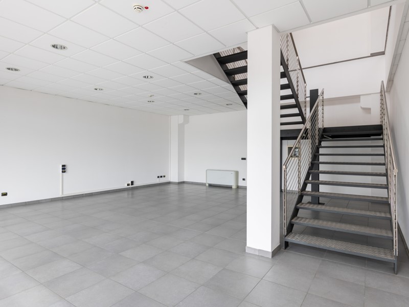 Ufficio in Affitto a Bologna, 3'750€, 516 m²