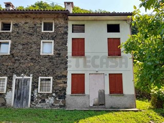 Casa Semi Indipendente in Vendita a Nogarole Vicentino, 60'000&euro;, 153 m²