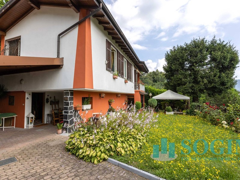 Casa Indipendente in Vendita a Como, zona Monte Olimpino, 398'000€, 148 m²