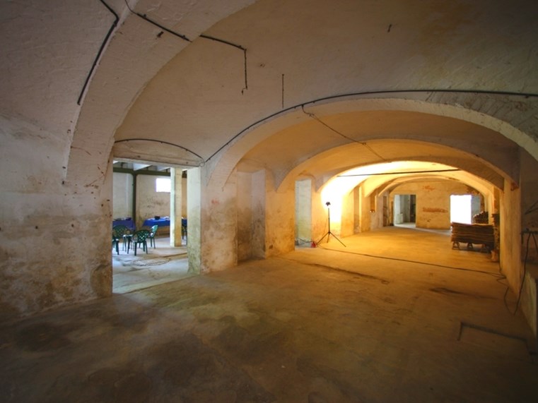 Immobile commerciale in Vendita a Verolengo, 1'000'000€