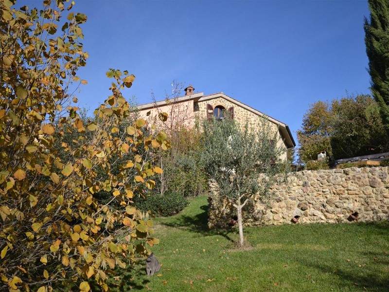 Villa bifamiliare in Vendita a Monteriggioni, zona Strove, 550'000&euro;, 170 m², arredato, con Box