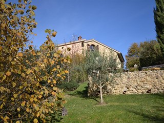 Villa bifamiliare in Vendita a Monteriggioni, zona Strove, 550'000€, 170 m², arredato, con Box