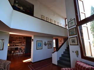 Villa in Vendita a Siena, 1'800'000€, 400 m², arredato, con Box