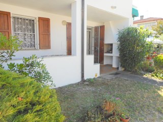 Villetta a schiera in Vendita a Comacchio, zona LIDO DELLE NAZIONI, 115'000€, 58 m², arredato