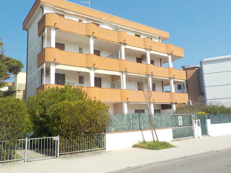 Trilocale in Vendita a Comacchio, zona LIDO DELLE NAZIONI, 120'000€, 58 m², arredato