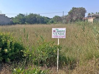 Terreno agricolo in Vendita a Porto Cesareo, zona Via Edoardo Porro, 18'000€, 1140 m²
