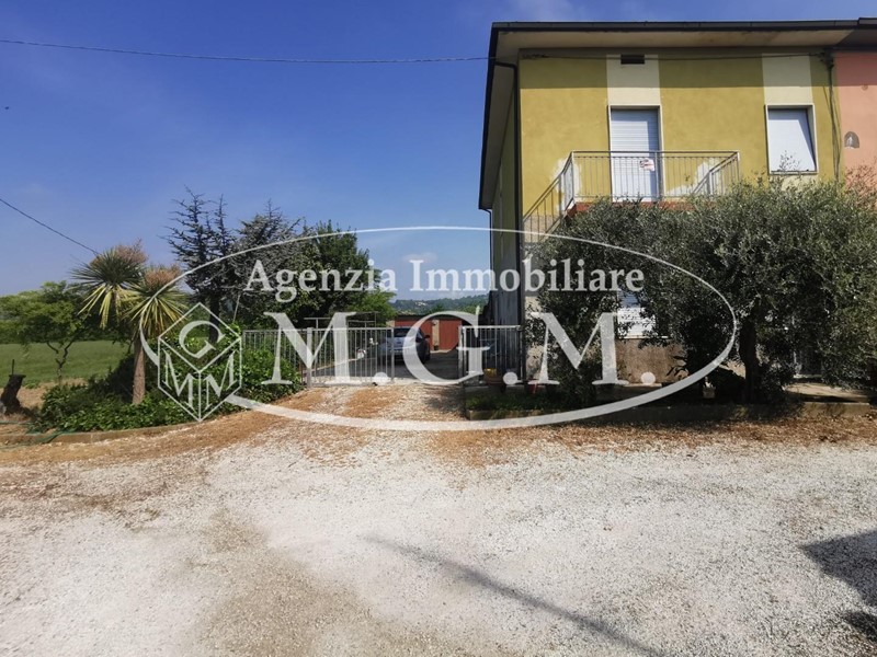 Casa Semi Indipendente in Vendita a Castelfranco di Sotto, 250'000€, 175 m², con Box