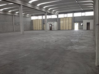 Capannone in Affitto a Massa e Cozzile, 2500 m²