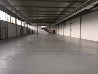 Capannone in Affitto a Porcari, 4'500€, 1000 m²