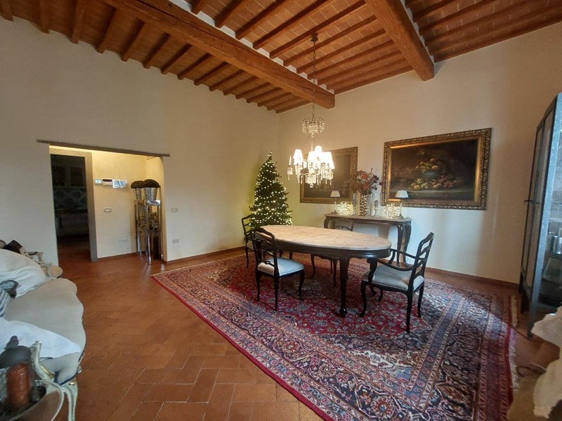 Casa Indipendente in Vendita a Santa Croce sull'Arno, zona Staffoli, 350'000€, 250 m², con Box