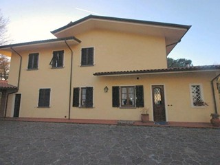Villa in Vendita a Porcari, 950'000€, 300 m²