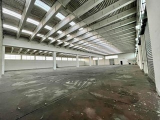 Capannone in Affitto a Capannori, 8'500€, 2000 m²