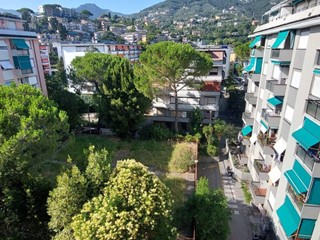 Bilocale in Vendita a Rapallo, zona Castellino, 99'000€, 51 m²