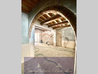 Capannone in Vendita a Firenze, zona Il Prato, 265'000€, 152 m²