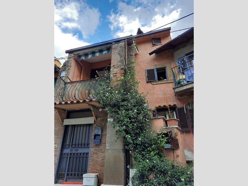 Appartamento in Vendita a Morlupo, 75'000€, 80 m²
