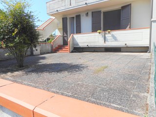 Villetta a schiera in Vendita a Fiscaglia, zona Migliaro, 100'000€, 150 m², arredato