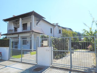 Villetta a schiera in Vendita a Comacchio, zona Lido delle Nazioni, 145'000€, 58 m², arredato