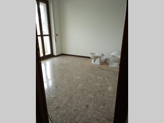 Quadrilocale in Affitto a Carrara, zona Marina di Carrara, 900€, 100 m²