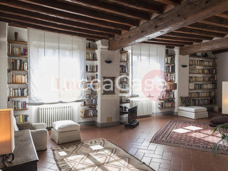 Appartamento in Vendita a Lucca, 650'000&euro;, 220 m²