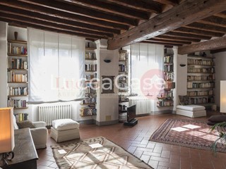 Appartamento in Vendita a Lucca, 650'000&euro;, 220 m²