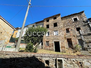 Casa Indipendente in Vendita a Capannori, zona San Ginese, 25'000€, 65 m²