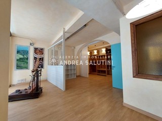 Immobile commerciale in Affitto a Buti, 700€, 65 m²