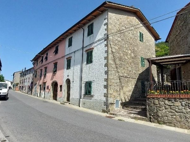 Casa Indipendente in Vendita a San Marcello Piteglio, 100'000€, 160 m²